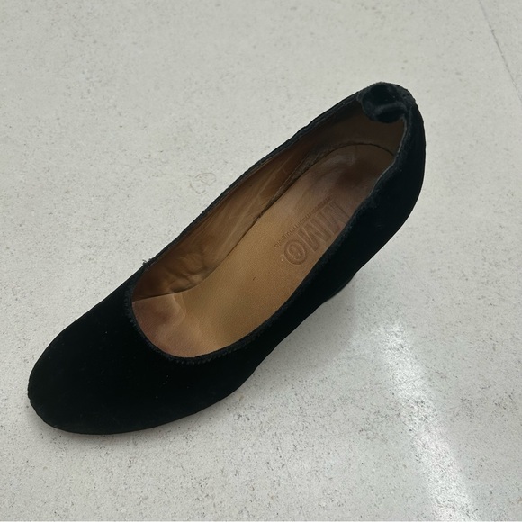 MM6 Martin Margiela Black Ostrich Embossed Velvet Wedge Shoes - Picture 6 of 12